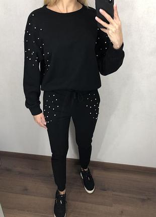 Чорний костюм, розшитий намистинками. розмір xs-s.