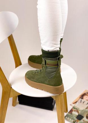 Женские замшевые оливковые зеленые стильные ботинки fenty x puma scuba boot olive модні жіночі замшеві оливкові зелені ботінки6 фото