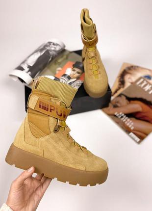 Женские замшевые песочные горчичные стильные ботинки fenty x puma scuba boot desert модні жіночі замшеві бежеві ботінки3 фото