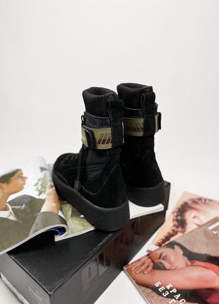 Жіночі замшеві чорні стильні черевики fenty x puma scuba boot black модні жіночі замшеві чорні ботінки5 фото