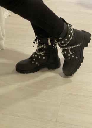 Ботинки ботинки zara ботильоны мартинсы черные зара2 фото