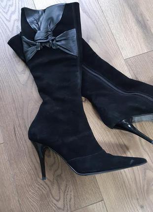 Женские замшевые сапоги