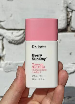 Dr.jart+ every sun day tone-up sun fluid spf 50+/pa ++++

тонирующий солнцезащитный крем, 30мл