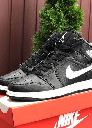Осінні чоловічі високі шкіряні чорно-білі кросівки nike air jordan🆕найк аїр джордан 1
