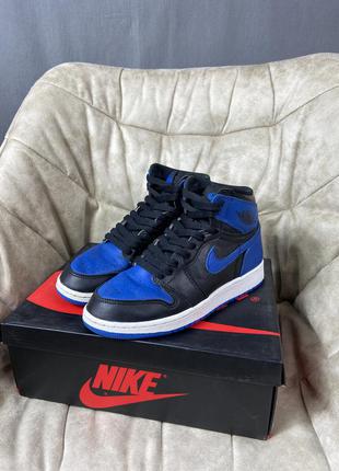 Кроссовки nike jordan 1 royal оригинал1 фото