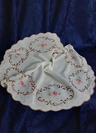 Скатерть салфетка пастельная роза винтаж вышивка гладью вручную ручной работы сатиновая шелковая с розочками