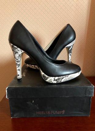 Туфлі марки heels@pums німеччина оригінал1 фото