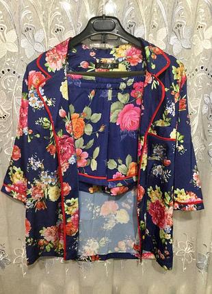 Костюм в пижамном стиле