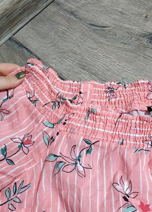 Розовая блуза рубашка в полоску с цветами, с открытыми плечами3 фото
