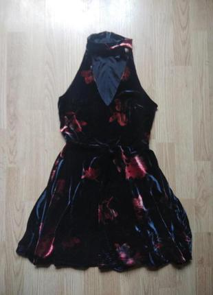 Черное бархотное платье цветочный принт велюровое с декольте4 фото