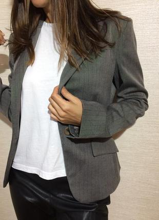 Женский  стильный пиджак деловой стиль