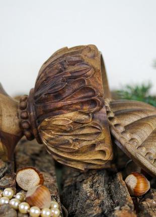 Деревянная шкатулка из ореха с резьбой для украшений, для денег, для сахара3 фото