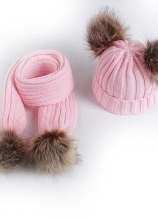 Зимова дитяча шапка біні та шарф з помпонами з штучного хутра комплект 2 в 1   зимняя детская шапка