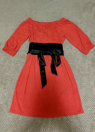 Замшева сукня з атласним поясом1 фото