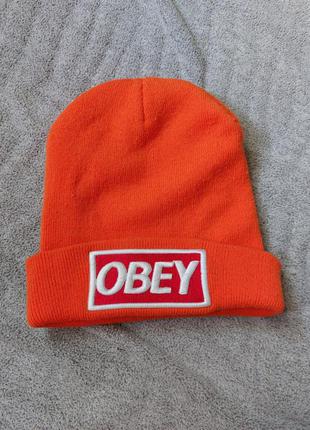 Шапка obey