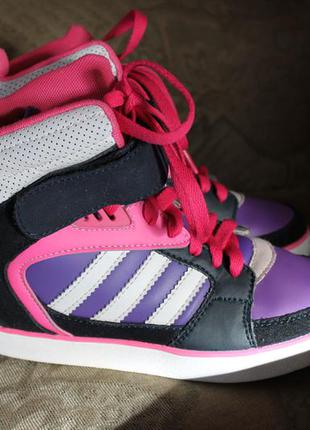 Кросівки-снікерси adidas2 фото