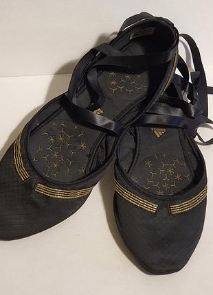 Фирменные текстильные балетки чешки танцевальные обувь для йоги пилатеса adidas 10us 41eu 27 см