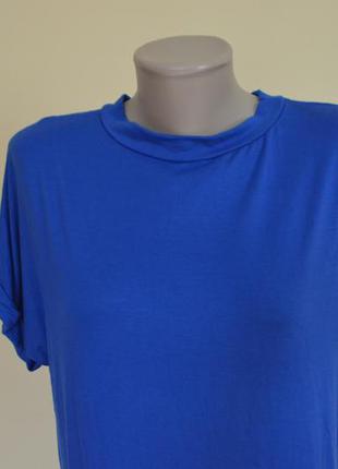 Красивая трикотажная вискозная блузочка-футболка туника василькового цвета3 фото
