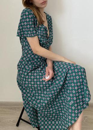 Шикарное зелёное платье миди длины sandro3 фото