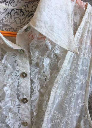 Кружевная блуза рубашка с воланами молочного бежевого оттенка с воланами7 фото