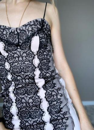 Міні сукня в білизняному стилі9 фото