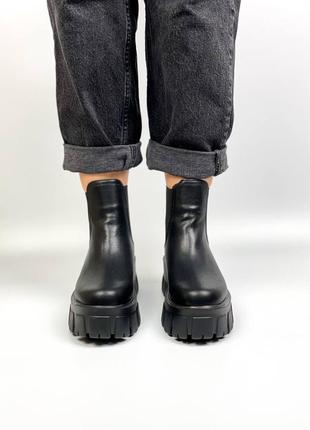 Ботинки челси натуральная кожа чёрные на тракторной подошве10 фото