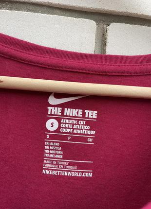 Спортивная розовая футболка с принтом nike2 фото
