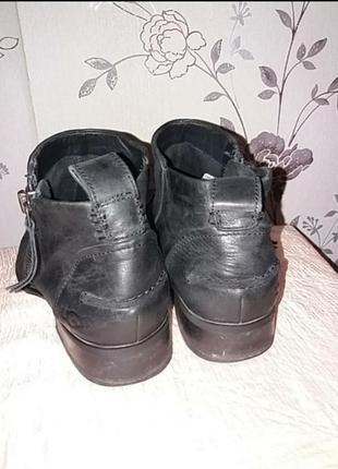 Фирменные кожаные ботинки