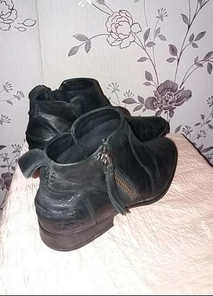 Фирменные кожаные ботинки