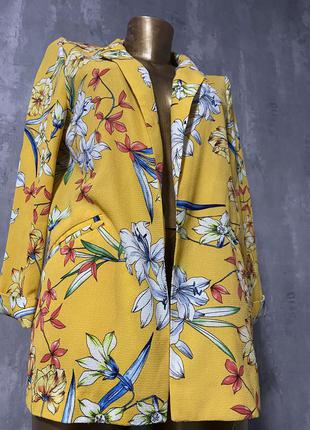 ▪️лёгкий желтый пиджак с цветочным узором1 фото