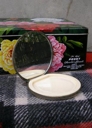 Оригінальна футляр з дзеркальцем вінтаж