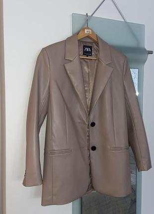 Пиджак zara из эко-кожи