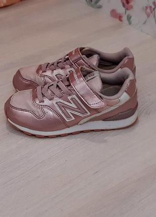 Перламутровые кроссовки 4