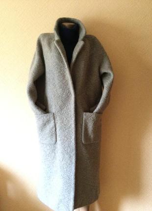 Дизайнерское буклированное пальто свободного кроя от ganni. дания.2 фото