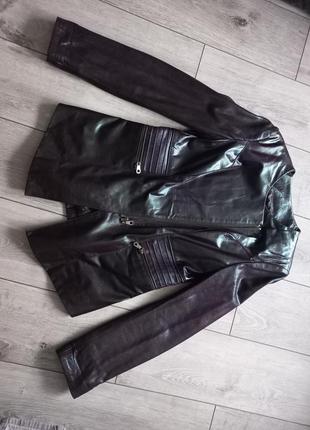 Куртка кожаная 48р.