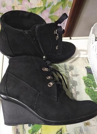 Шикарные ботинки натур замша 38р