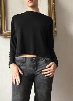 Чёрная блуза блузка топ короткая с разрезами по бокам1 фото