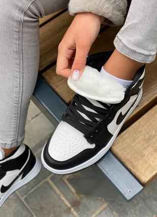 Nike air jordan чёрно-белые на меху зимние кроссовки найк джордан2 фото