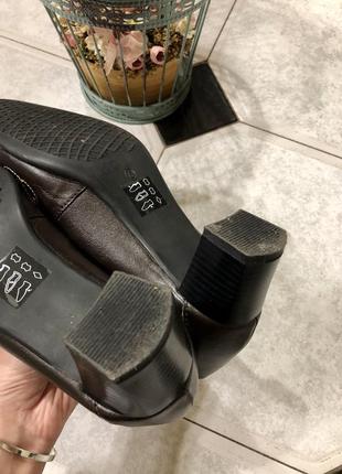 Новые кожаные туфли на среднем каблуке 🍁8 фото