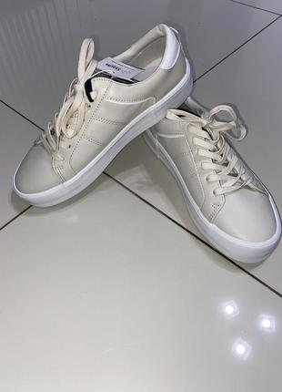 Женские кеды pull and bear