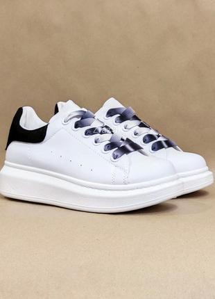 Белые с черным кроссовки  кеды ботинки в стиле mcqueen