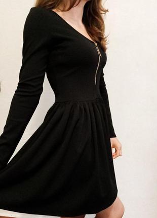 Чёрное платье с пышной юбкой1 фото