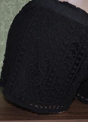 Стильные черные кружевные шортики на трикотажной подкладке3 фото