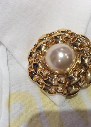 Брошь на зажиме