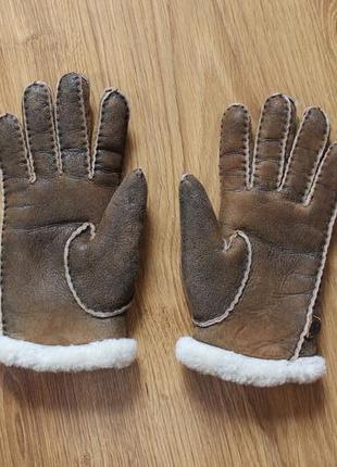 Женские теплые перчатки кожа шерсть овец ugg размер м