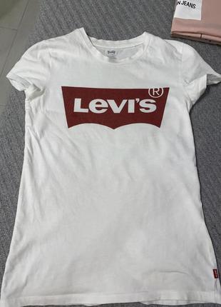 Футболка levi's s