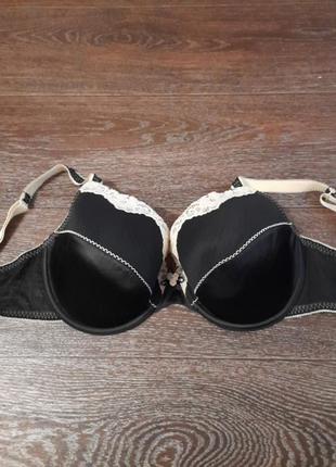 Брендовий красивий бюстгалтер р 34 f від marks & spencer кісточки поролон мереживо