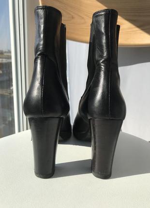 Женские демисезонные кожаные сапоги чёрные каблук 9 см размер 36 стелька 23,5 см полусапожки4 фото