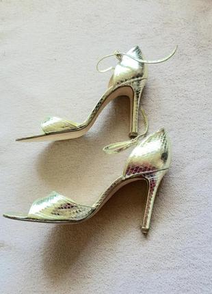 Нарядные золотые туфли класса люкс,25см,змея известного бренда-l.k.bennett,размер-38
