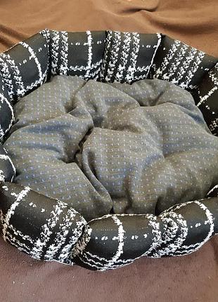 Лежанка лежак спальное место для кошек и собак размер 57×57 см